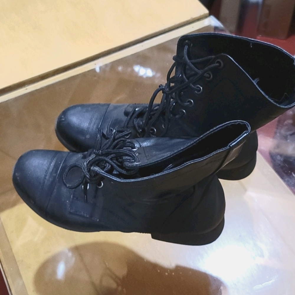 military combat boots lace up style